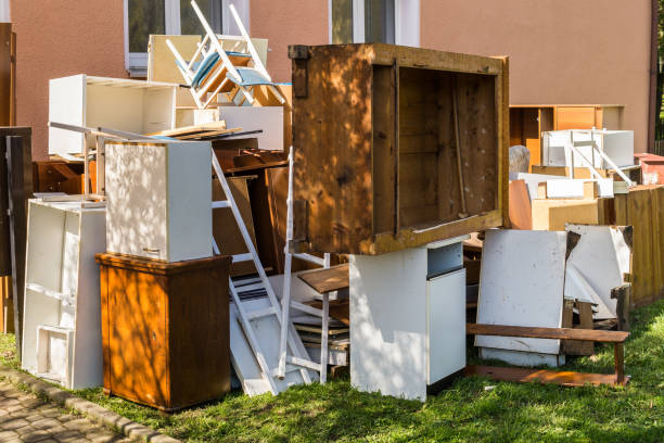 Best Basement Cleanout  in Eudora, KS